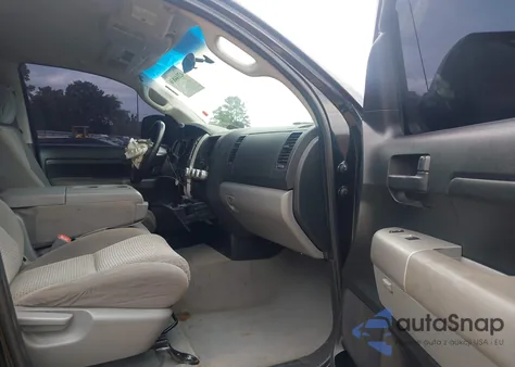 2008 Toyota Tundra Base 5.7L V8 z USA, uszkodzony, nr VIN 5TBBV54168S522904